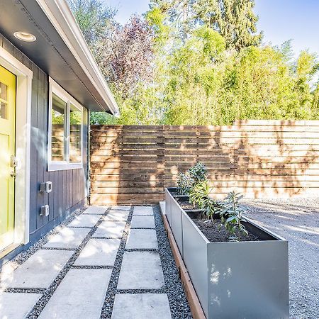 The Spa Experience At Cute As A Button! Seattle Exterior photo